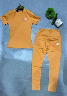 tenue  sport pour femme image 13