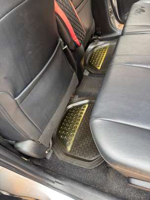 TOYOTA RAV4 image 6