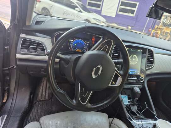 Voiture sm6 image 3