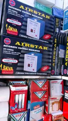Régulateur de tension (airstar) 2000watts image 5
