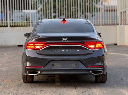 Hyundai grandeur 2018 image 8