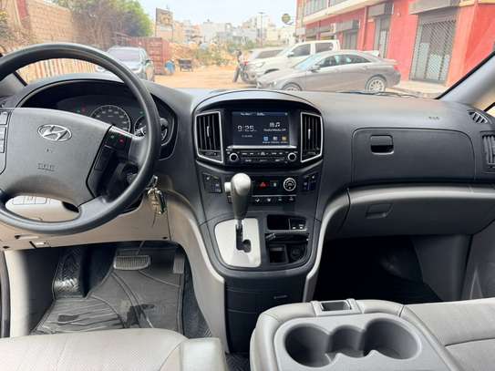 HYUNDAI STAREX 🔘 Année :   2017 image 9