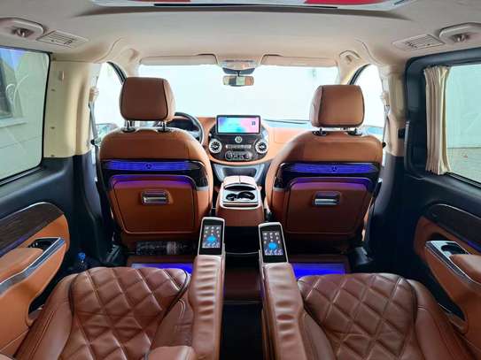 Mercedez Benz 2024 image 13