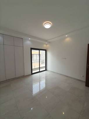 Appartement F4 à louer aux Mamelles cité Mbackiyou Faye image 5