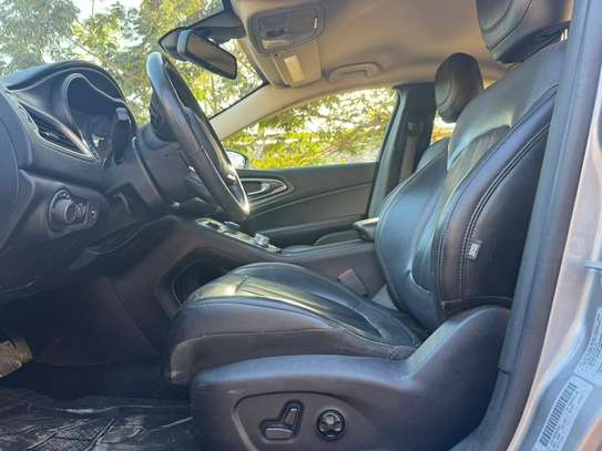 CHRYSLER C200 2016 image 7
