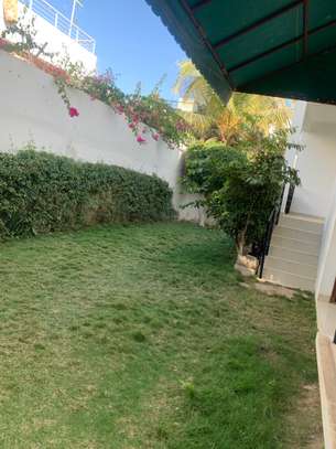 Villa à louer à la cité sipres image 7
