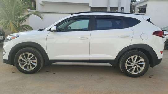 Hyundai Tucson 2017 cuir noir extra clean image 3
