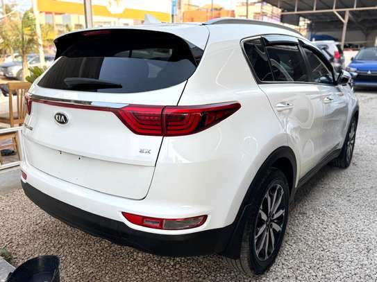 KIA SPORTAGE image 4
