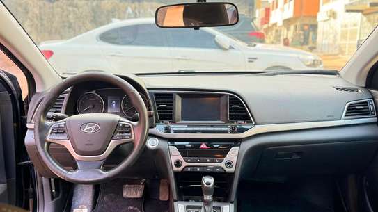 HYUNDAI ELANTRA 2017 image 8