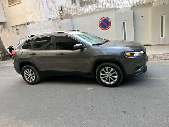 Jeep cherokee 2019 image 4