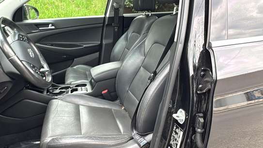 Hyundai Tucson image 8