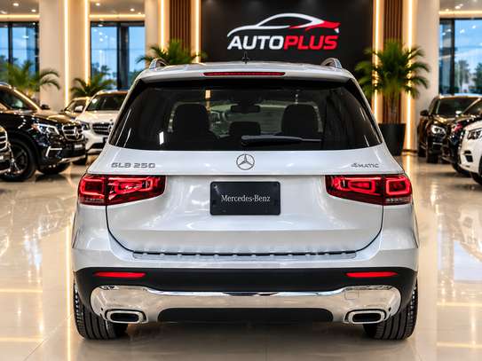 Mercedes GLB250 2021 image 6