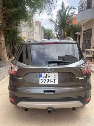 Ford Kuga 2017 gris foncé automatique essence image 5