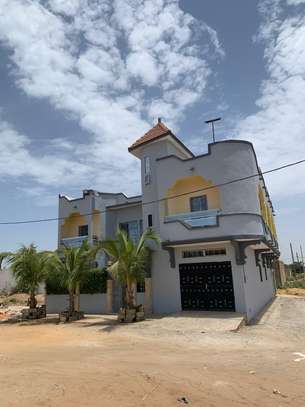 Appartement f4 à louer à M’bour Malicounda image 3