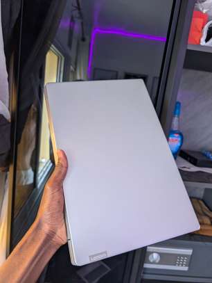 Lenovo i5 8th gen/ SSD 256gb +250gb Ordinateur image 5