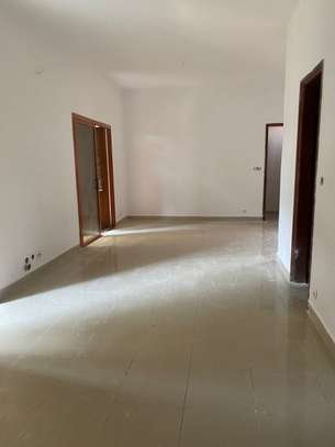 Villa R+2 à vendre Tf aux Maristes image 3
