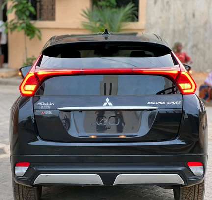 MITSUBISHI ECLIPSE CROSS image 2
