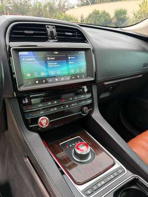 Jaguar fpace 2020 portfolio image 6
