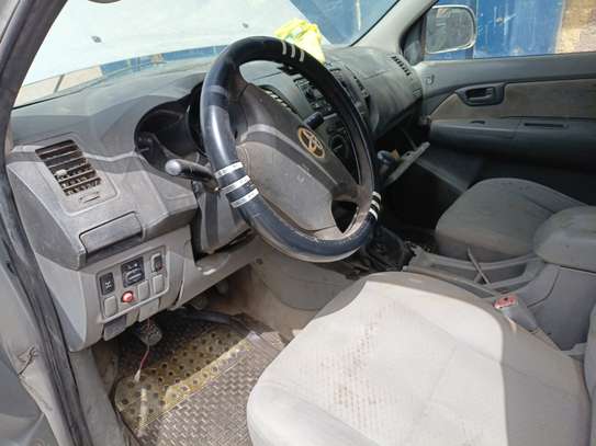 Toyota Hilux double cabine image 3