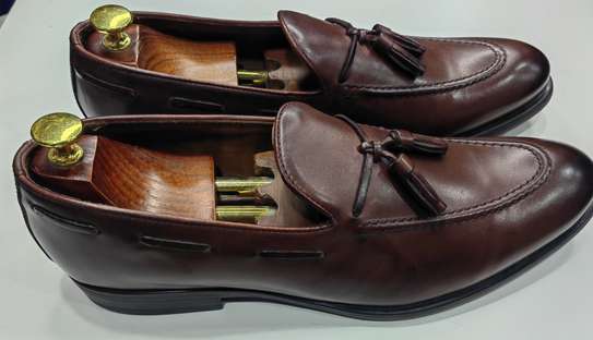 Mocassins cuir marron ou noir pompons homme confort image 2