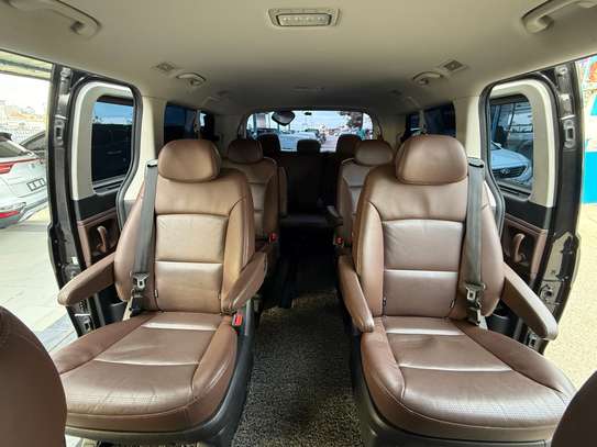 Hyundai Starex 9 places Exclusive 2019 image 6