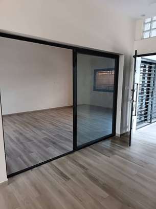 Villa F6 à louer aux Almadies image 12