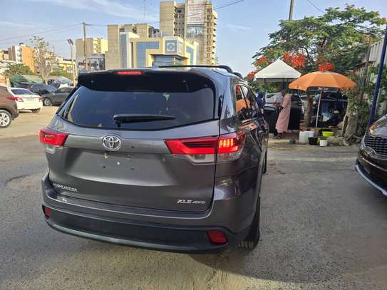 Toyota highlander limited image 6