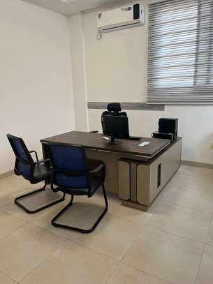 Bureaux meublés à louer image 2