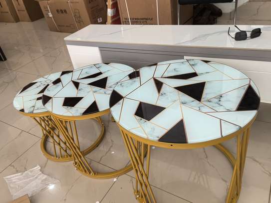 Table basse trois pieces image 2