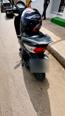 SYM 50cc scooter noir mobilité urbaine économique image 2