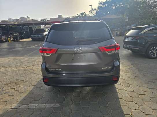 Toyota highlander limited image 10