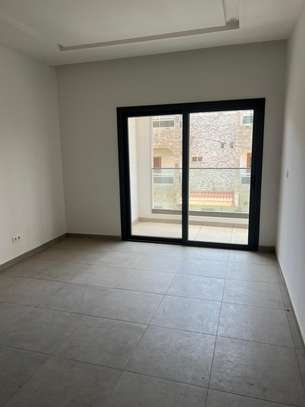 Appartement F4 à louer au Point E image 6
