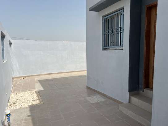 Maison à louer à Ndiakhirat HLM Corossol image 4