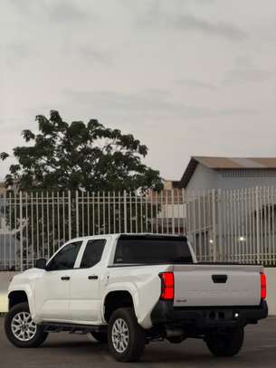 Toyota Tacoma SR  2024 image 12