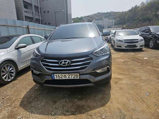 Hyundai Santa Fe 2018 SUV gris spacieux image 3