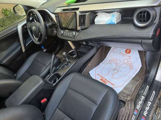 Toyota RAV4 2018 image 6