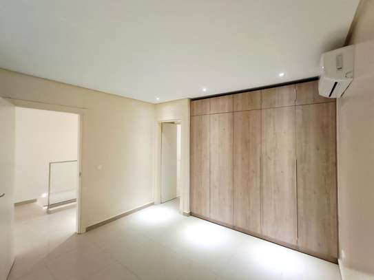 Apparemment à vendre image 12