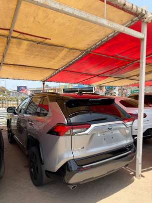 Toyota Rav4 Hybrid image 5