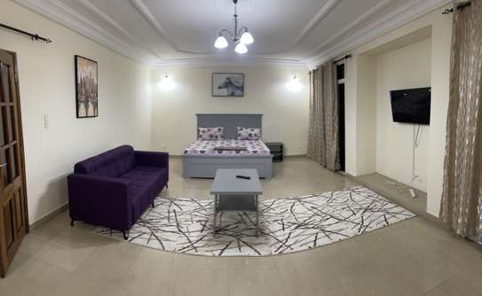 chambre meublée climatisée à louer par nuitées image 7