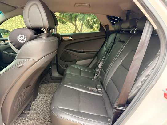 Hyundai tucson image 5