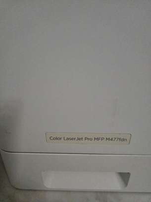 HP LaserJet Pro MFP M477fdn multifonction blanc image 3