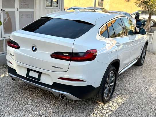 BMW X4 XLINE image 8