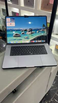 16INCH M1-MAX 64/1TERA image 2
