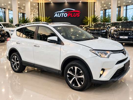Toyota Rav4 2017 Limited image 5