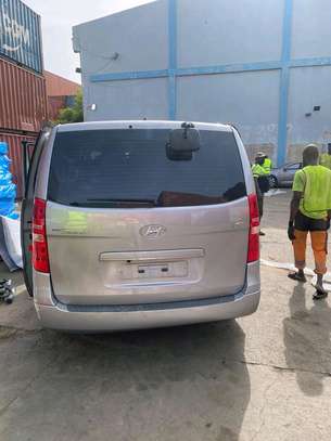 Hyundai H-1 Van Utilitaire Gris 9 Places image 7