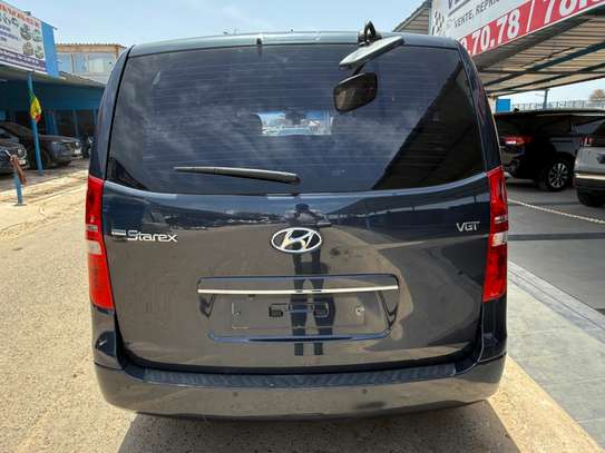Hyundai Starex  11 places image 5
