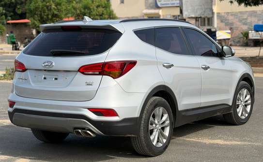 Hyundai Santafe AWD 2018 image 5
