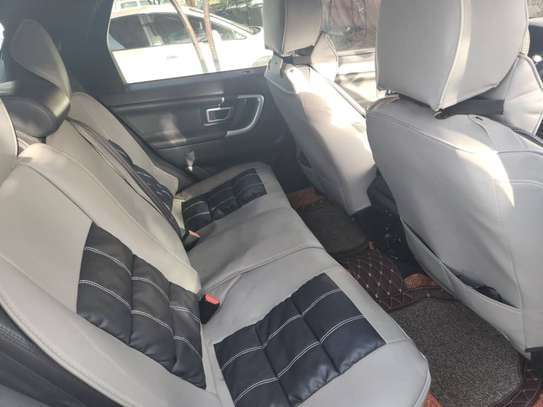 Land Rover Discovery image 3
