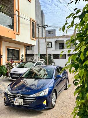 Hyundai Elantra 2019 Automatique image 4