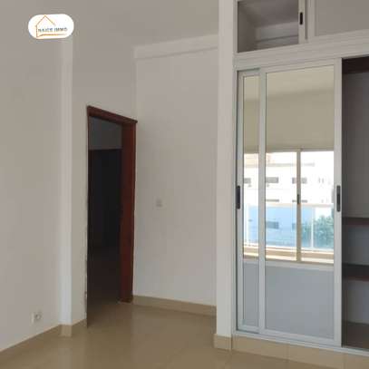 Bel Appartement F3à louer aux Almadies image 2